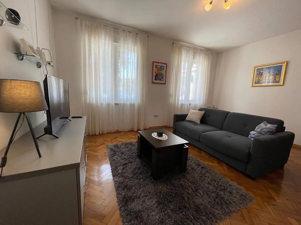 Old Town Seafront Zadar Apartment